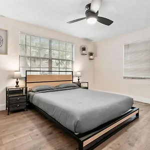 https://westshore-stadium-house.hotelstampa.org